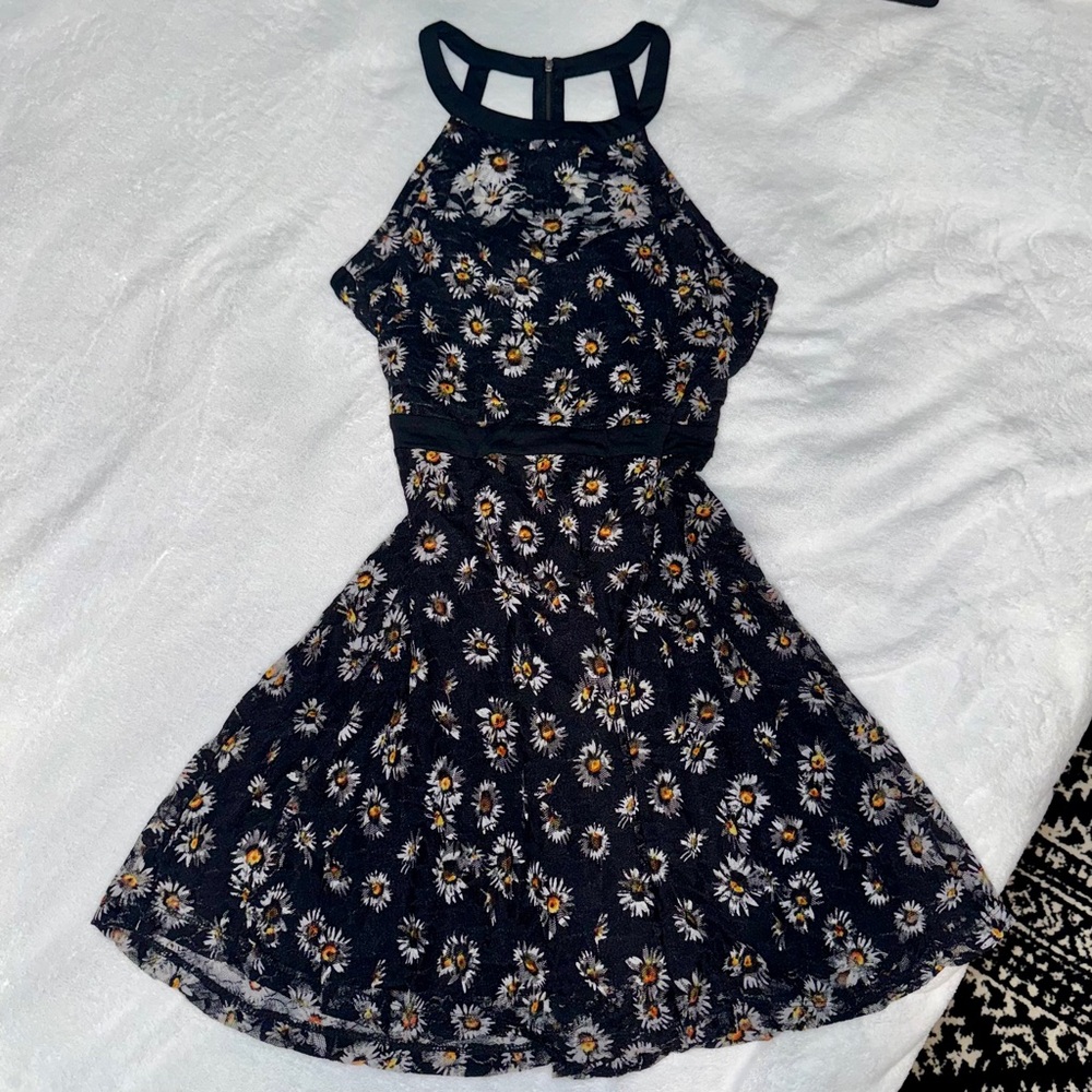 2010s Material Girl black daisy pattern sleeveless party dress Size Juniors L